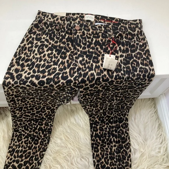 ALICE + OLIVIA High-Rise Straight Leg Jeans - Picture 4 of 11